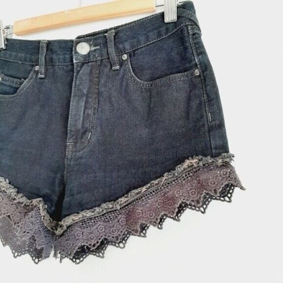 FREE PEOPLE Lacey Denim Cutoff Shorts Blue Jeans Lace Trim Hem Sz 24 - Picture 4 of 6